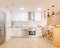 Apartamento en Torrevieja con ascensor. - Cocina. 