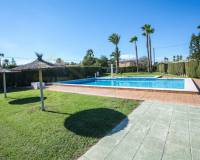 First line apartment in Playa Flamenca with sea views - communal pool