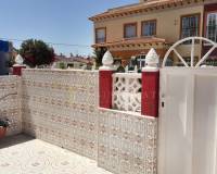 Haupteingang | Immobilien zum Verkauf in Torrevieja mit Pool und Solarium