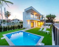 Het huis en het zwembad | Villa in Santiago de la Ribera 