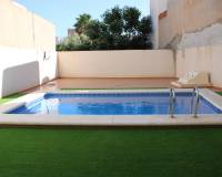 Piscina | Vivienda en venta en Torrevieja con piscina 