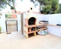 Townhouse in Torrevieja with private jacuzzi. - Barbecue.