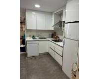 Alquiler a largo plazo - Apartamento / Piso - Torrevieja - Centro - Muelle Pesquero