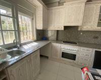 Alquiler a largo plazo - Casa Adosada - Torrevieja - Los Altos