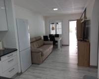 Alquiler a largo plazo - Casa Adosada - Torrevieja - San Luis