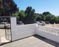 Alquiler a largo plazo - Casa Adosada - Torrevieja - San Luis