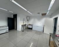 Alquiler a largo plazo - Local  - Elche