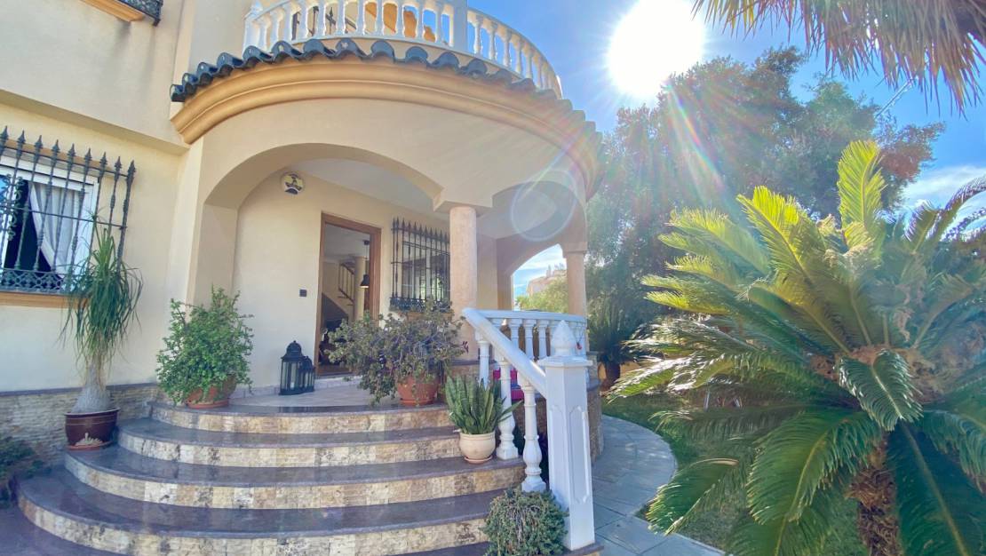 Alquiler a largo plazo - Villa - Orihuela Costa - Playa Flamenca