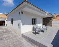 Alquiler a largo plazo - Villa - Pilar de la Horadada - Zona Pueblo