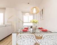 Apartamento en Torrevieja con ascensor. - Comedor.