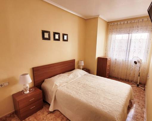 Apartamento / Piso - Alquiler a corto plazo - Torrevieja - España