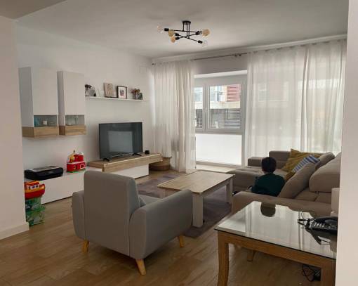 Apartamento / Piso - Alquiler a largo plazo - Alicante - Alicante