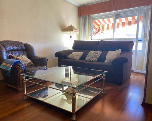 Apartamento / Piso - Alquiler a largo plazo - Torrevieja - Centro