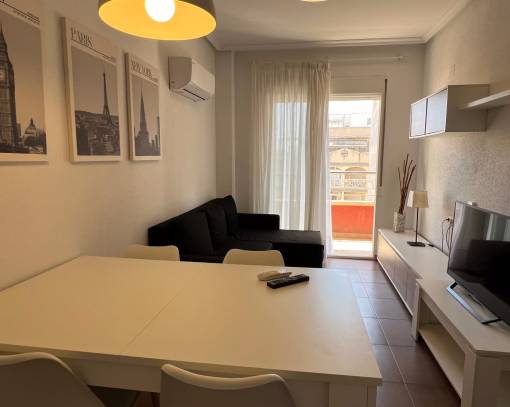 Apartamento / Piso - Alquiler a largo plazo - Torrevieja - Centro