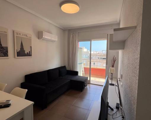 Apartamento / Piso - Alquiler a largo plazo - Torrevieja - Centro