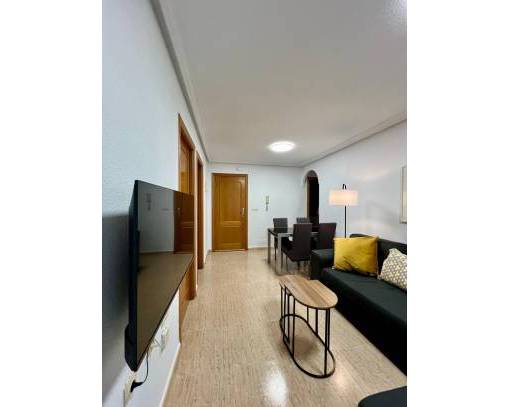 Apartamento / Piso - Alquiler a largo plazo - Torrevieja - España