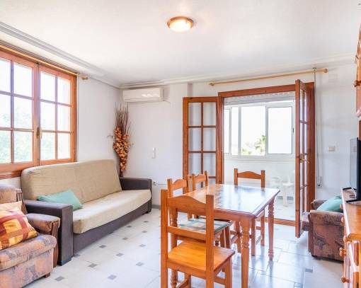 Apartamento / Piso - Reventa - Torrevieja - SEF-96125