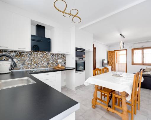 Apartman dairesi - tekrar satış - Torrevieja - SES-38647