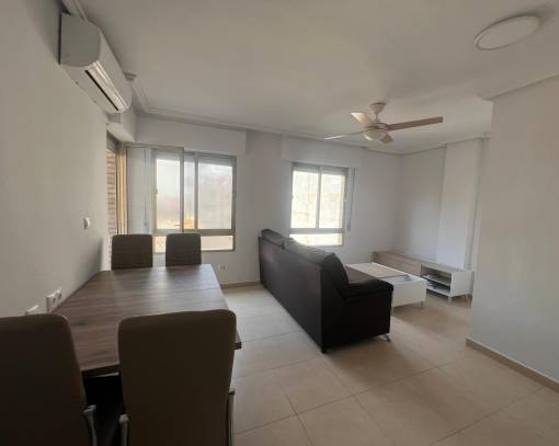 Apartment/Flat - Lange tijd verhuur - Torrevieja Centro - rent-1067o