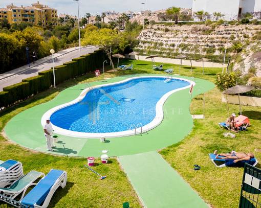 Apartment / Flat - Resale - Orihuela Costa - Villamartín