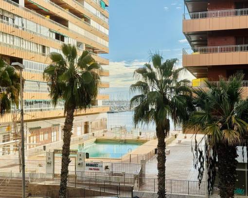 Apartment / Flat - Resale - Torrevieja - Playa del Acequion