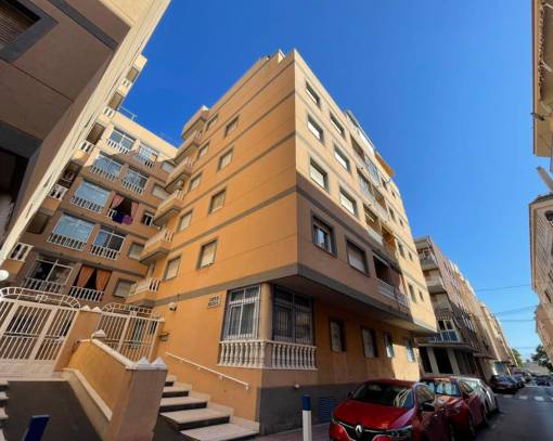 Apartment / Flat - Resale - Torrevieja - SES-41621