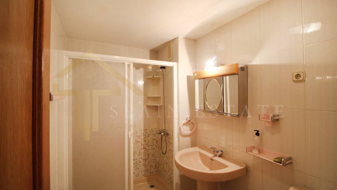 Badezimmer | Möbliertes Anwesen zum Verkauf im Zentrum von Torrevieja