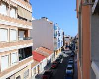 Balcón | Apartamento en venta en Torrevieja con vistas al mar