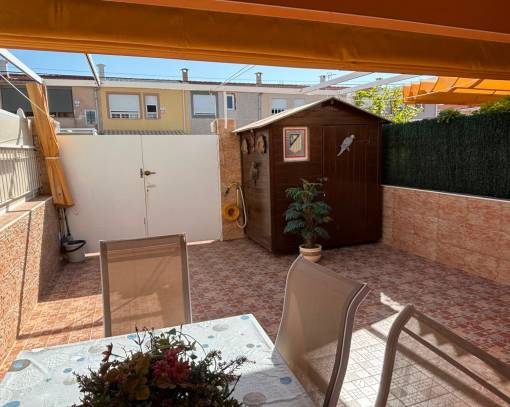 Casa Adosada - Alquiler a largo plazo - Torrevieja - rent-1104o