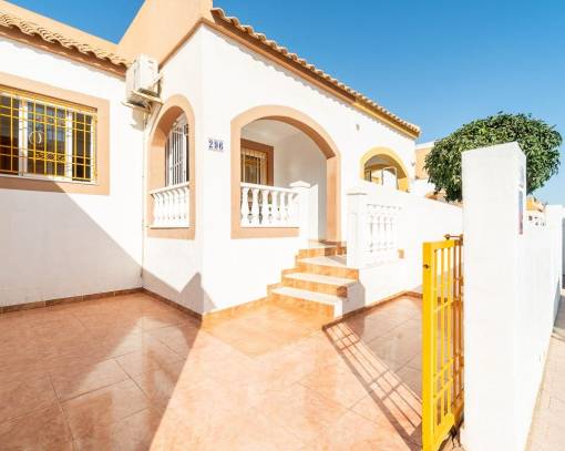 Casa Adosada - Reventa - Torrevieja - SEF-81174