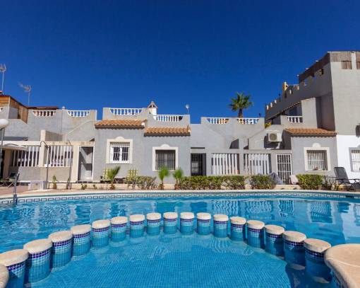Дом рядовой застройки - Sale - Orihuela Costa - La Florida