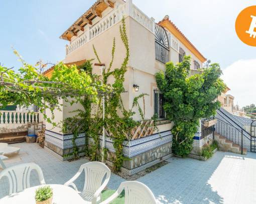 Дом рядовой застройки - Sale - Torrevieja - Los Altos