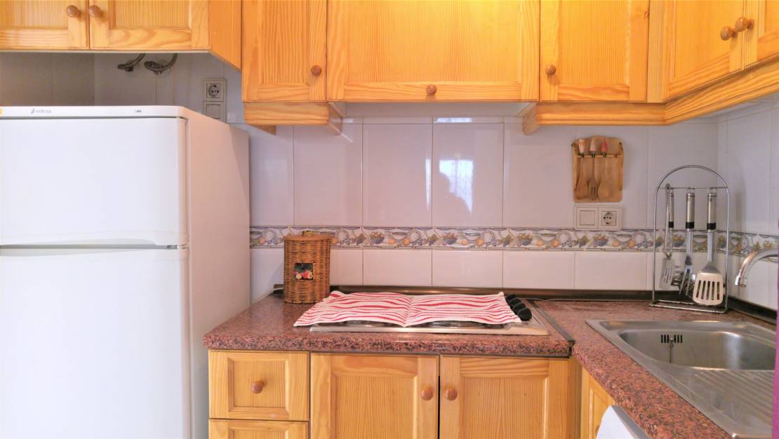 Kitchen | Apartment for sale in Torrevieja very close to the beach of Los Naúfragos