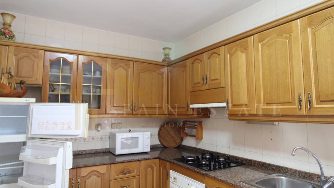 Kitchen | Furnished apartment near the beach in Torrevieja