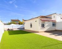 Lang tid utleie - Villa - Torrevieja - España