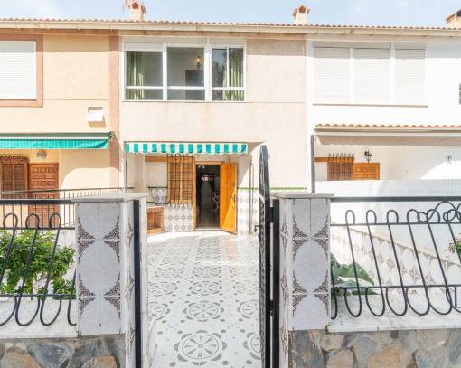Maison mitoyenne - Sale - Torrevieja - SEF-16501