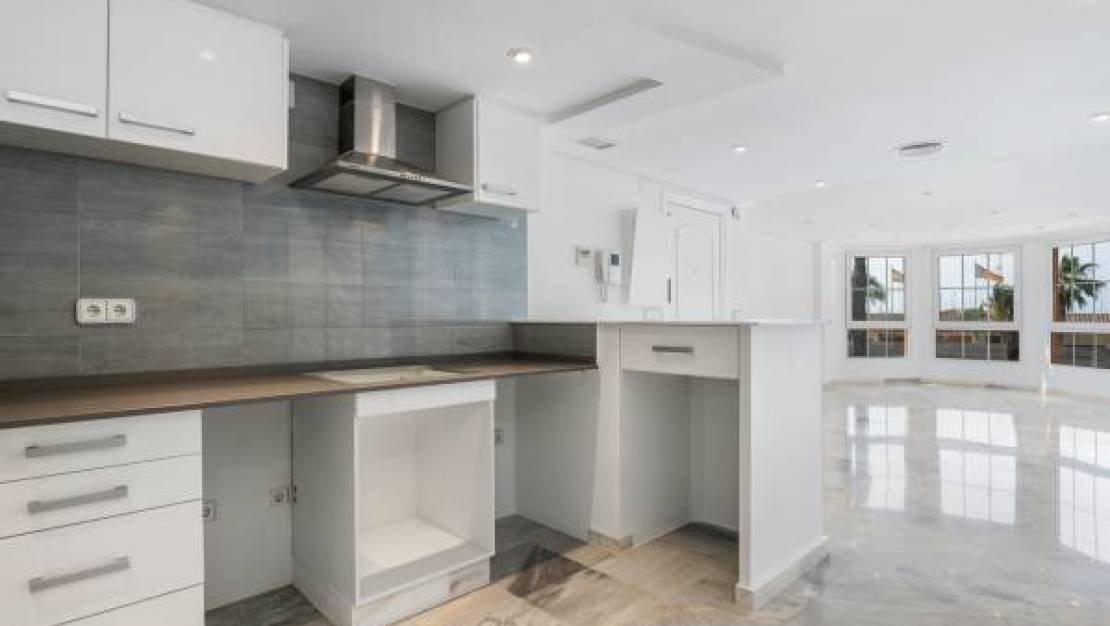 Open kitchen | Real Estate in Torrevieja
