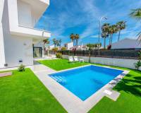 Piscina | Comprar casa con piscina en la Costa Cálida