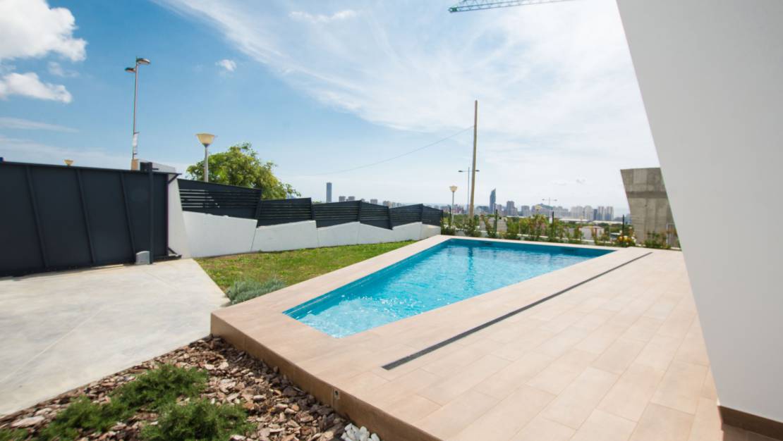 Piscina moderna | Villa moderna de lujo en venta en Finestrat Alicante 