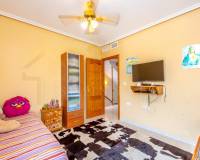 Reihenhaus in La Mata mit 4 Schlafzimmern.