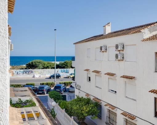 Reihenhaus - Wiederverkauf - Torrevieja - Playa de los Naufragos