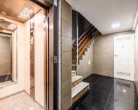 Resale - Apartment / Flat - Torrevieja Centro - Torrevieja