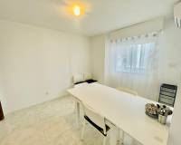 Resale - Apartment / Flat - Torrevieja - Centro