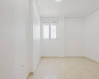 Resale - Apartment / Flat - Torrevieja - Centro