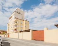 Resale - Apartment / Flat - Torrevieja - Centro
