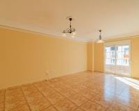 Resale - Apartment / Flat - Torrevieja - Centro