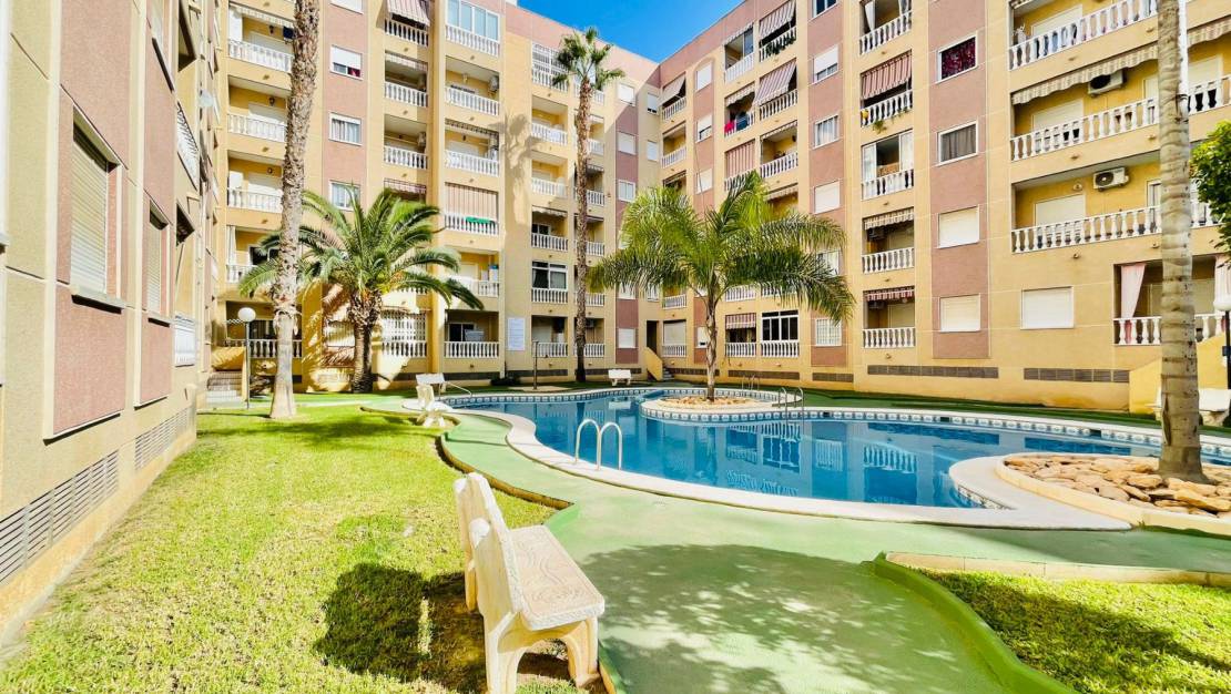 Resale - Apartment / Flat - Torrevieja - El Acequión