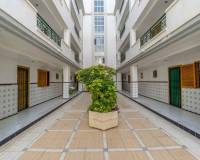 Resale - Apartment / Flat - Torrevieja - La Mata