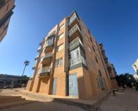Resale - Apartment / Flat - Torrevieja - La Mata
