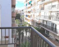 Resale - Apartment / Flat - Torrevieja - Paseo maritimo